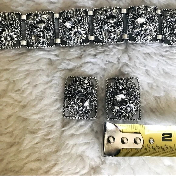 Sarah Coventry Bracelet & Earrings Silver tone set - Picture 10 of 12